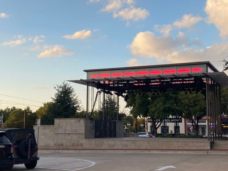 McCall-Plaza-TX-USA-768x576