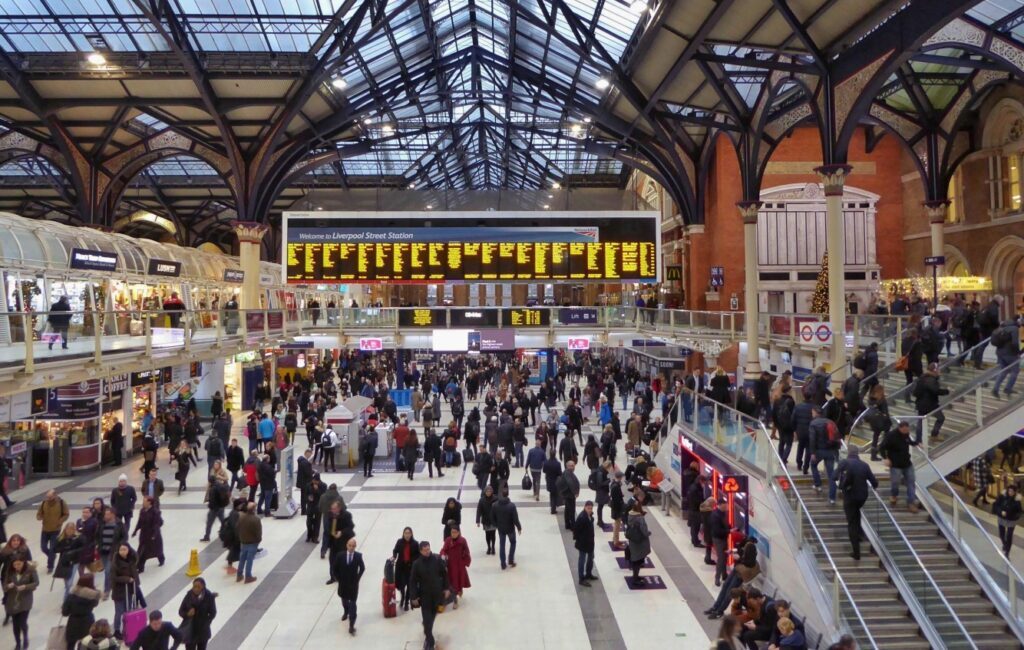 London's Liverpool Street Station, extremely busy