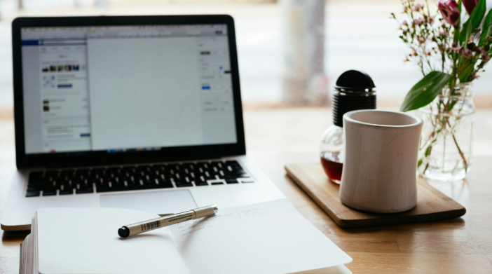 4 work mantras for thriving with dyslexia this December!